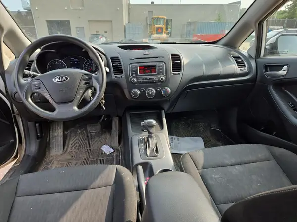 KNAFK4A64G5528746 2016 KIA FORTE - Image 8