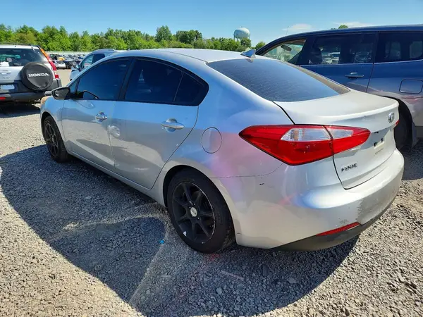 KNAFK4A64G5539262 2016 KIA FORTE - Image 2