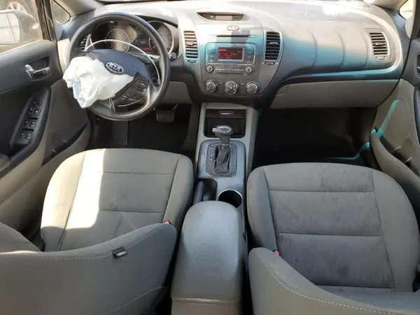 KNAFK4A64G5539584 2016 KIA FORTE - Image 8