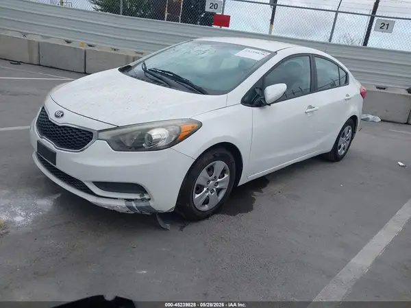 KNAFK4A64G5550715 2016 KIA FORTE - Image 2
