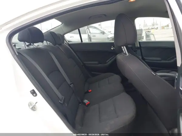 KNAFK4A64G5550715 2016 KIA FORTE - Image 8