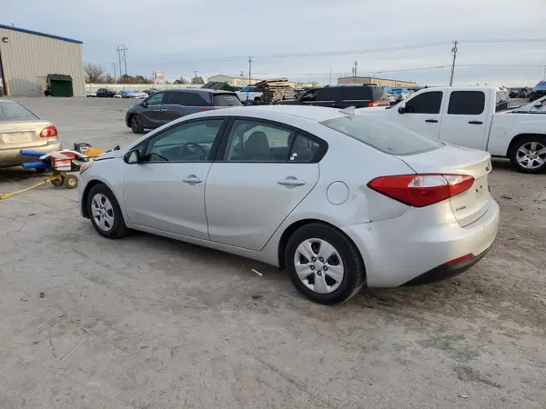 KNAFK4A64G5552092 2016 KIA FORTE - Image 2