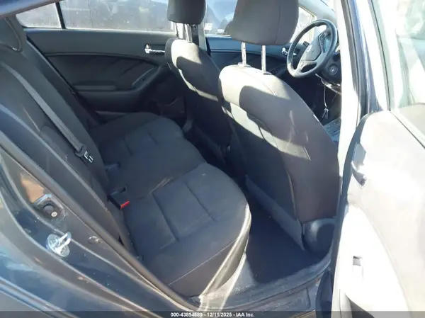 KNAFK4A64G5564047 2016 KIA FORTE - Image 8