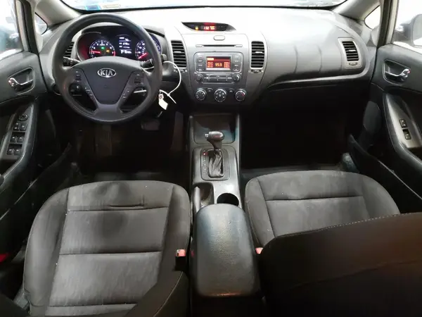 KNAFK4A64G5564629 2016 KIA FORTE - Image 8