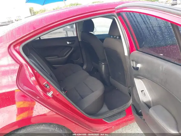 KNAFK4A64G5566025 2016 KIA FORTE - Image 8