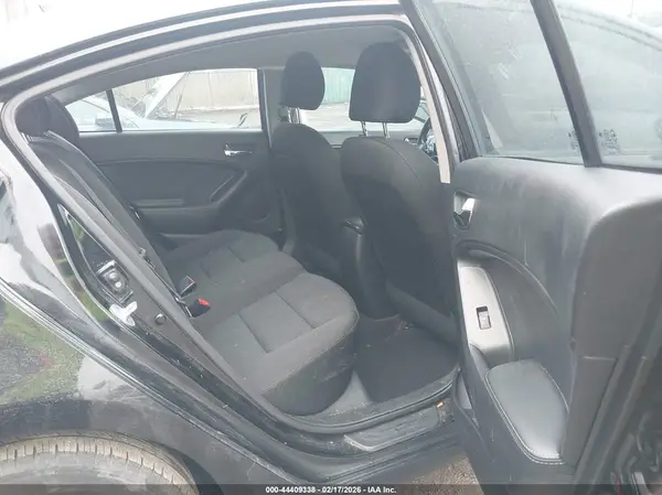 KNAFK4A64G5567630 2016 KIA FORTE - Image 8