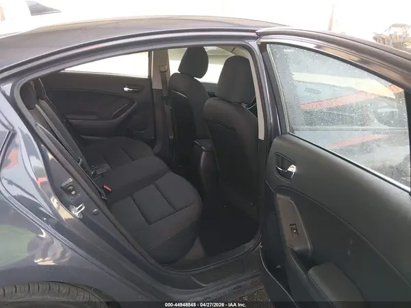 KNAFK4A64G5571872 2016 KIA FORTE - Image 8