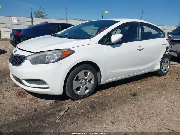 KNAFK4A64G5572326 2016 KIA FORTE - Image 2