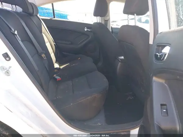 KNAFK4A64G5572326 2016 KIA FORTE - Image 8