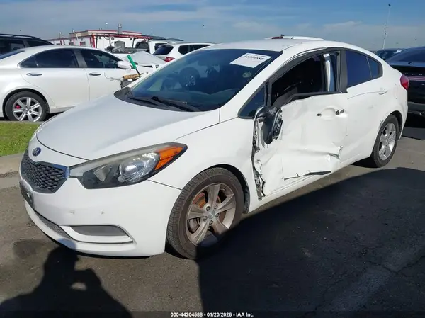 KNAFK4A64G5572889 2016 KIA FORTE - Image 2