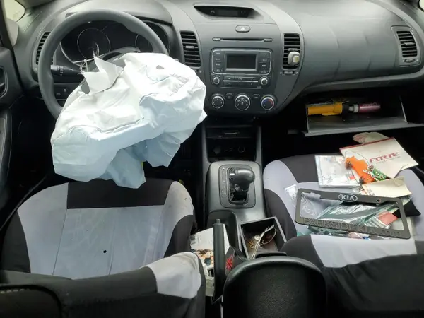 KNAFK4A64G5576182 2016 KIA FORTE - Image 8