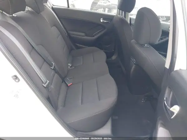 KNAFK4A64G5581494 2016 KIA FORTE - Image 8