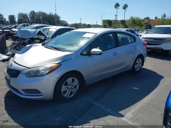 KNAFK4A64G5593600 2016 KIA FORTE - Image 2