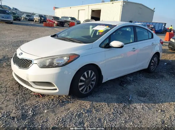 KNAFK4A64G5595735 2016 KIA FORTE - Image 2