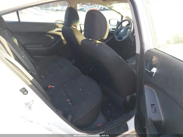 KNAFK4A64G5595735 2016 KIA FORTE - Image 8