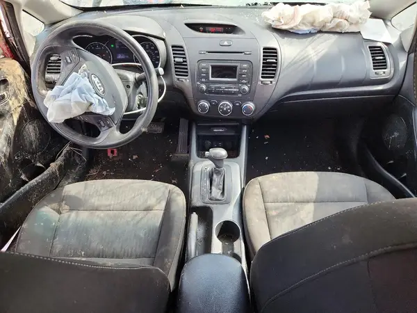 KNAFK4A64G5598604 2016 KIA FORTE - Image 8