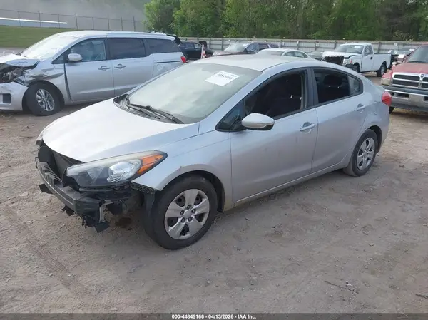 KNAFK4A64G5601081 2016 KIA FORTE - Image 2