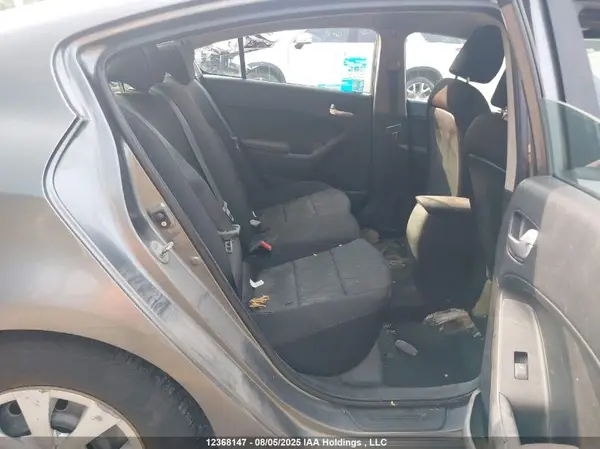 KNAFK4A64G5603865 2016 KIA FORTE - Image 8