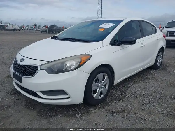 KNAFK4A64G5607009 2016 KIA FORTE - Image 2