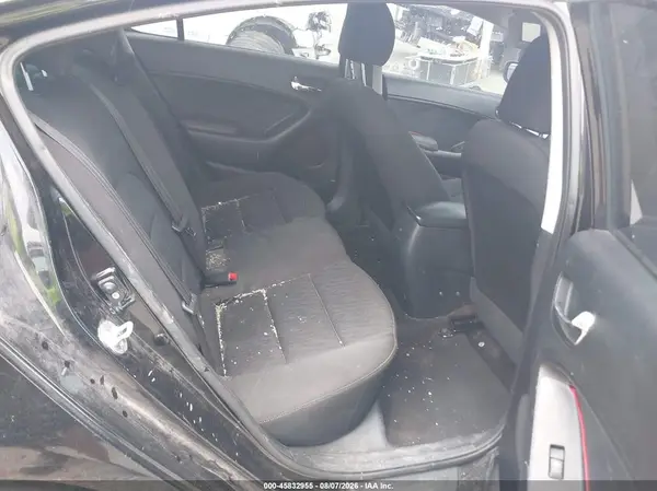 KNAFK4A64G5607270 2016 KIA FORTE - Image 8