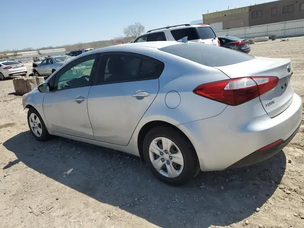 KNAFK4A64G5612128 2016 KIA FORTE - Image 2