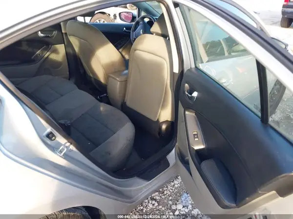 KNAFK4A64G5612954 2016 KIA FORTE - Image 8