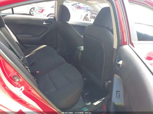 KNAFK4A64G5613375 2016 KIA FORTE - Image 8