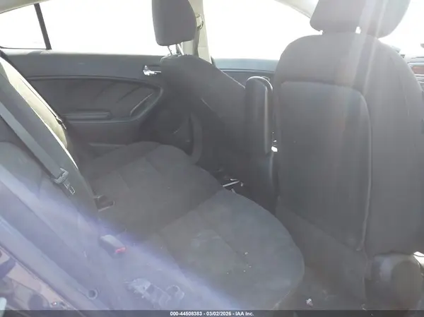 KNAFK4A64G5615207 2016 KIA FORTE - Image 8