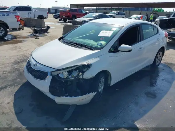 KNAFK4A64G5616471 2016 KIA FORTE - Image 2