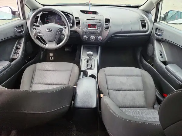 KNAFK4A64G5618172 2016 KIA FORTE - Image 8
