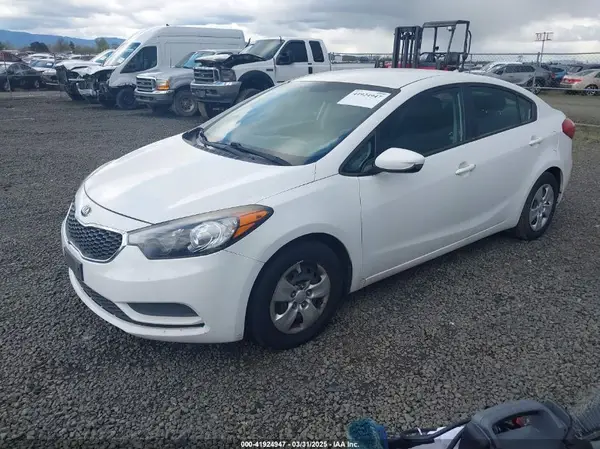 KNAFK4A64G5619676 2016 KIA FORTE - Image 2