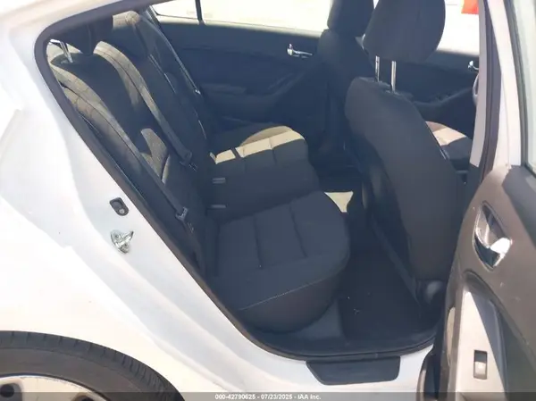 KNAFK4A64G5620231 2016 KIA FORTE - Image 8