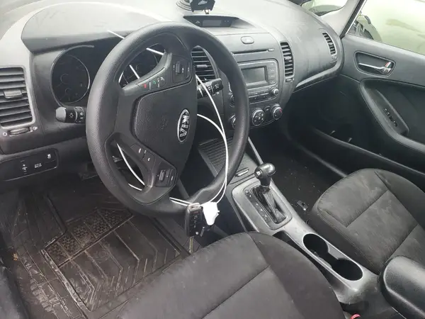KNAFK4A65G484465 2016 KIA FORTE - Image 8