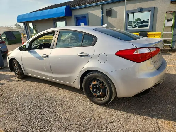 KNAFK4A65G5439381 2016 KIA FORTE - Image 2