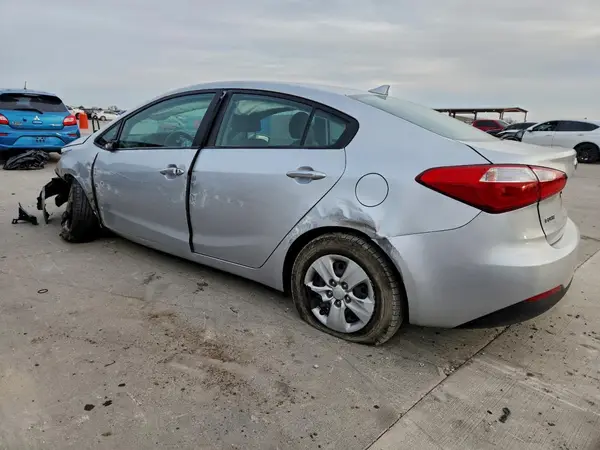 KNAFK4A65G5466869 2016 KIA FORTE - Image 2