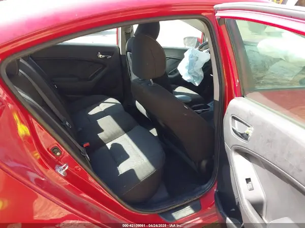 KNAFK4A65G5470047 2016 KIA FORTE - Image 8