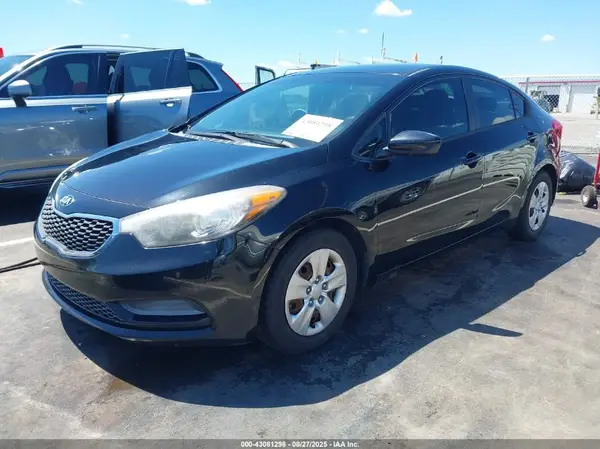 KNAFK4A65G5476589 2016 KIA FORTE - Image 2
