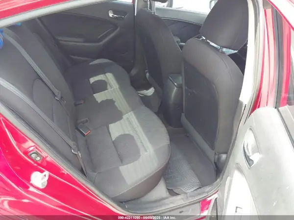 KNAFK4A65G5501152 2016 KIA FORTE - Image 8