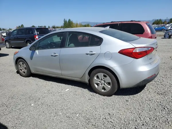 KNAFK4A65G5503256 2016 KIA FORTE - Image 2