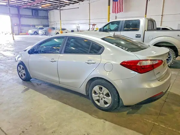 KNAFK4A65G5507498 2016 KIA FORTE - Image 2