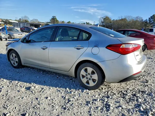 KNAFK4A65G5507517 2016 KIA FORTE - Image 2
