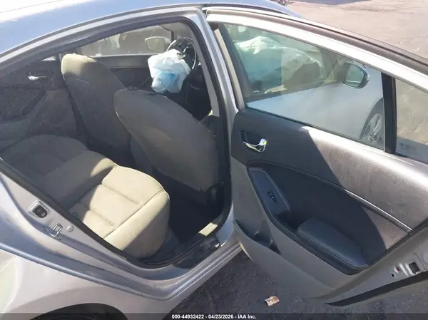 KNAFK4A65G5520901 2016 KIA FORTE - Image 8