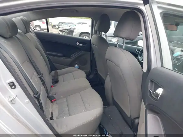 KNAFK4A65G5540470 2016 KIA FORTE - Image 8