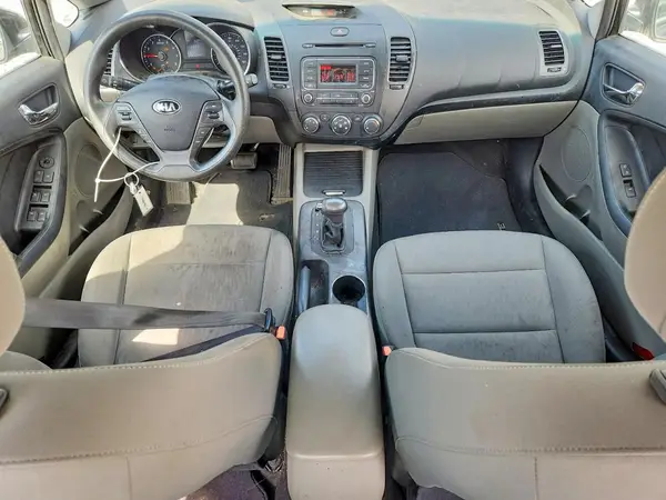 KNAFK4A65G5541165 2016 KIA FORTE - Image 8