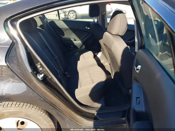 KNAFK4A65G5543031 2016 KIA FORTE - Image 8