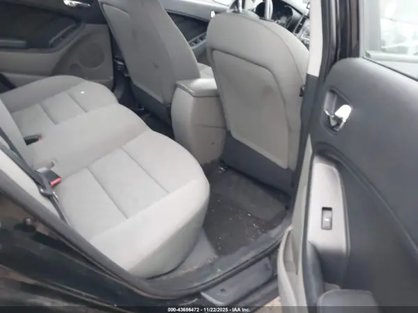 KNAFK4A65G5550612 2016 KIA FORTE - Image 8