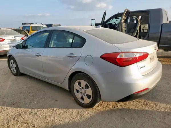 KNAFK4A65G5561772 2016 KIA FORTE - Image 2