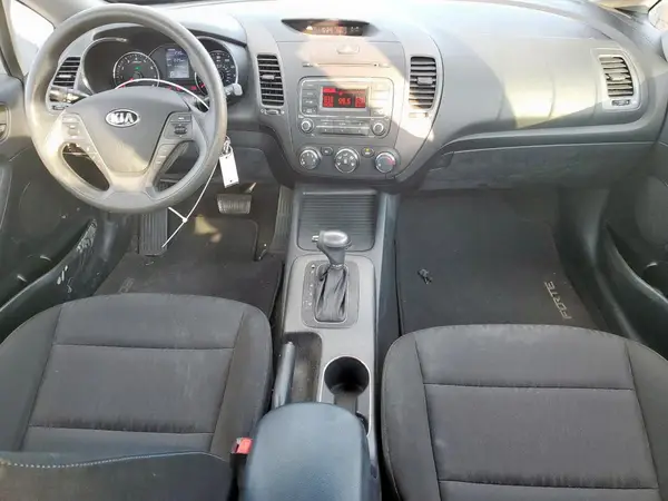 KNAFK4A65G5561772 2016 KIA FORTE - Image 8
