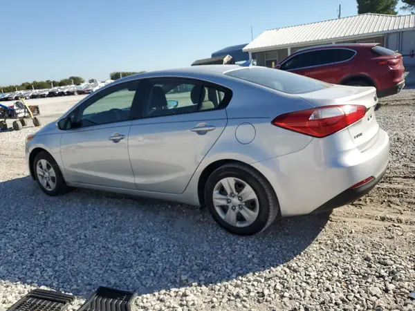 KNAFK4A65G5565126 2016 KIA FORTE - Image 2