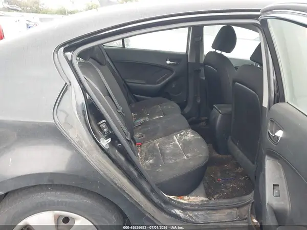 KNAFK4A65G5565305 2016 KIA FORTE - Image 8